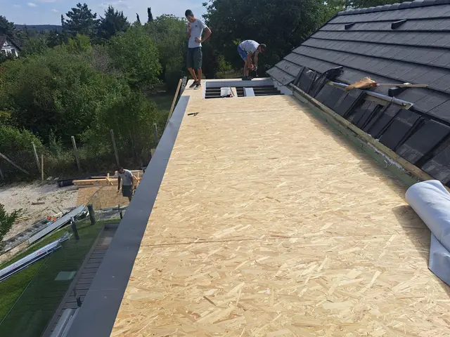 OSB aljzat a lapostető részen a PVC lemez alá