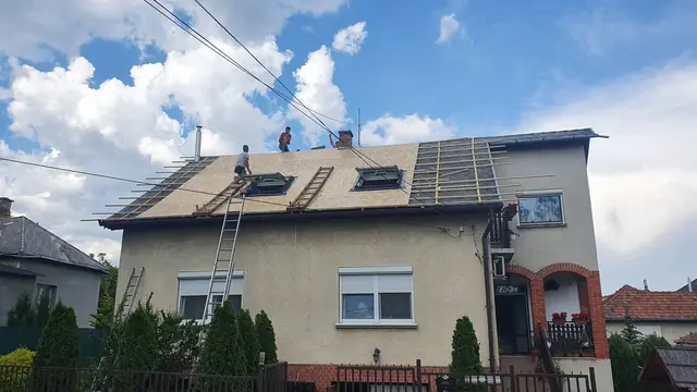 Tetőfelújítás OSB deszkázással és tetőablakokkal, 3. kép